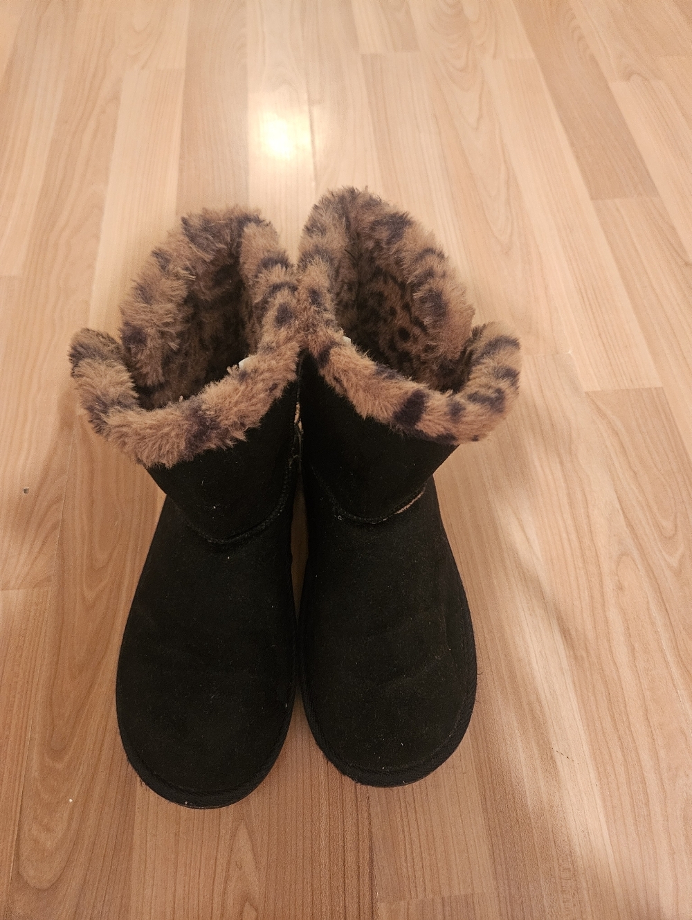 Serra Kids Black Boots with Brown Faux Fur Trim